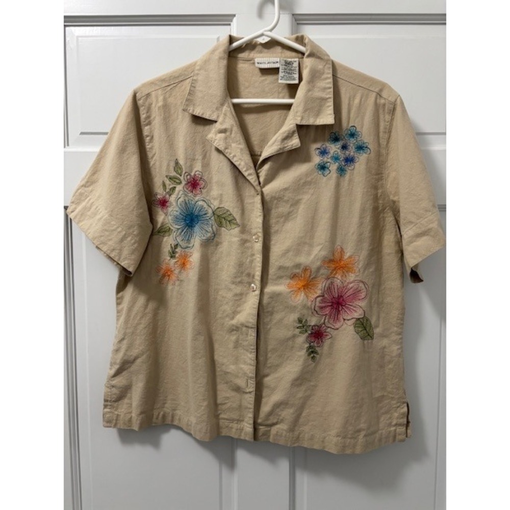 White Stag Women's Button Down Shirt Floral Embroidered Short Sleeve L Casual